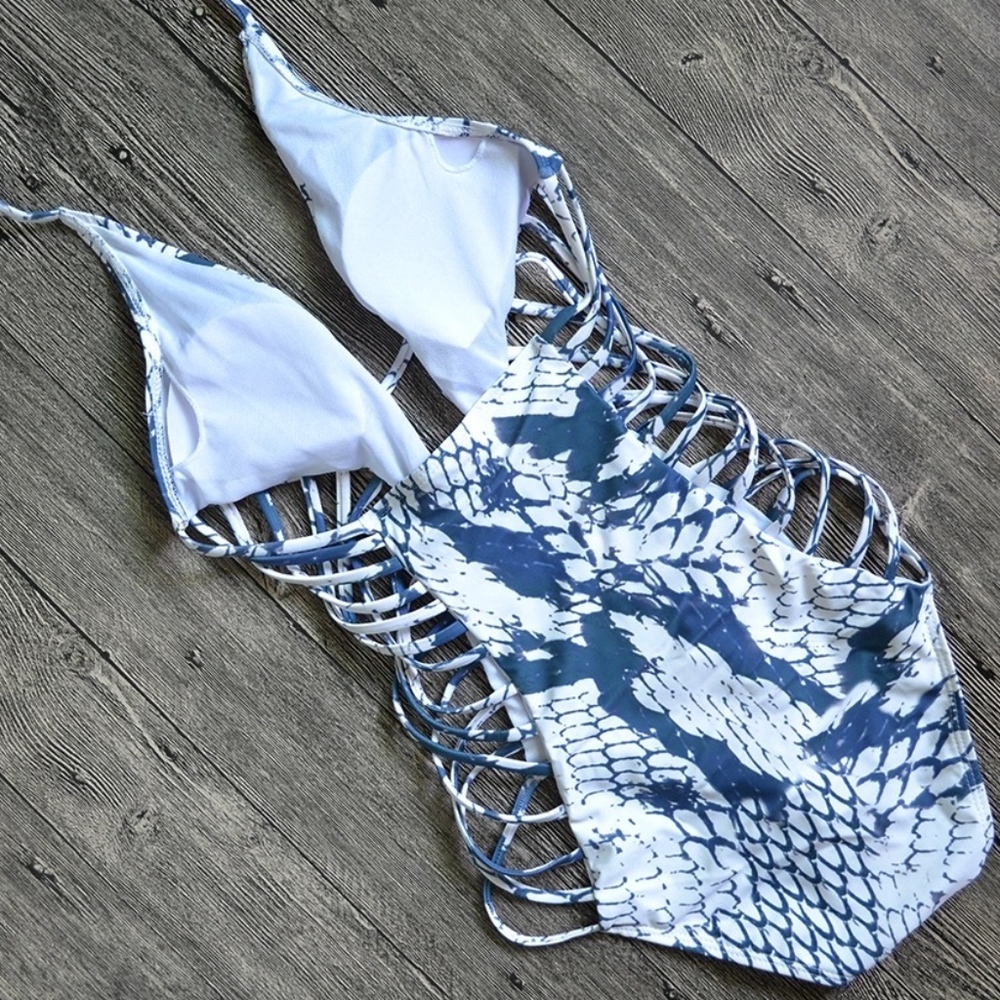 Snake skin design sexy  & Flirty 1 piece - Picture 4 of 6